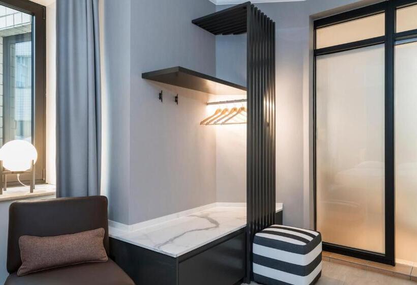 标准单人间, Alsterhof