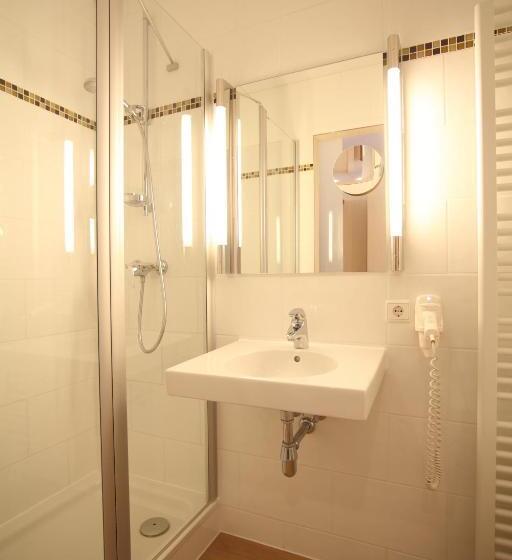 标准单人间, Alsterhof