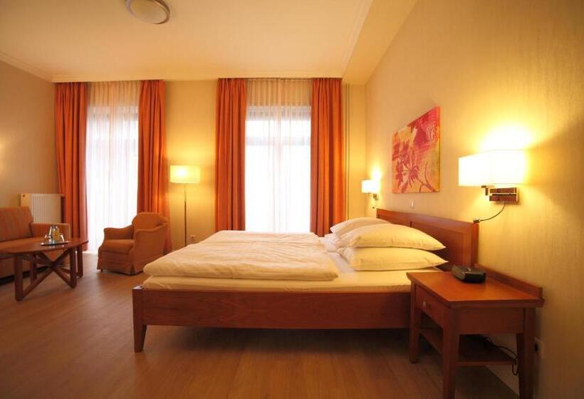 标准间, Alsterhof