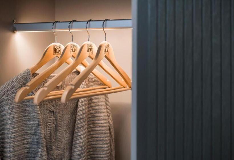 标准间, Alsterhof