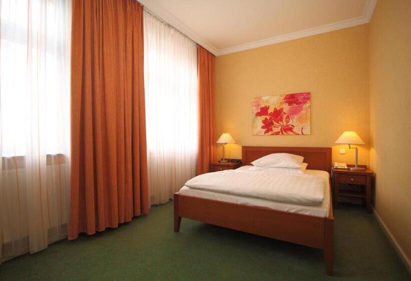 标准单人间, Alsterhof