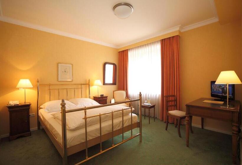 标准间, Alsterhof