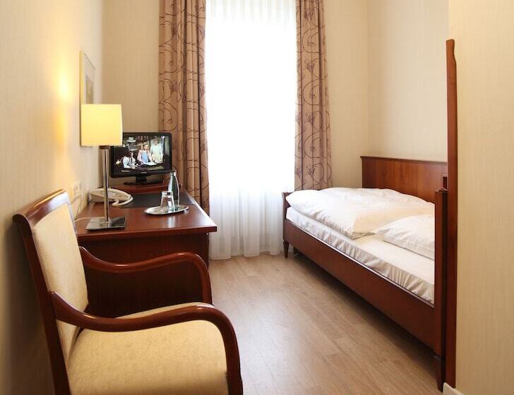 标准单人间, Alsterhof