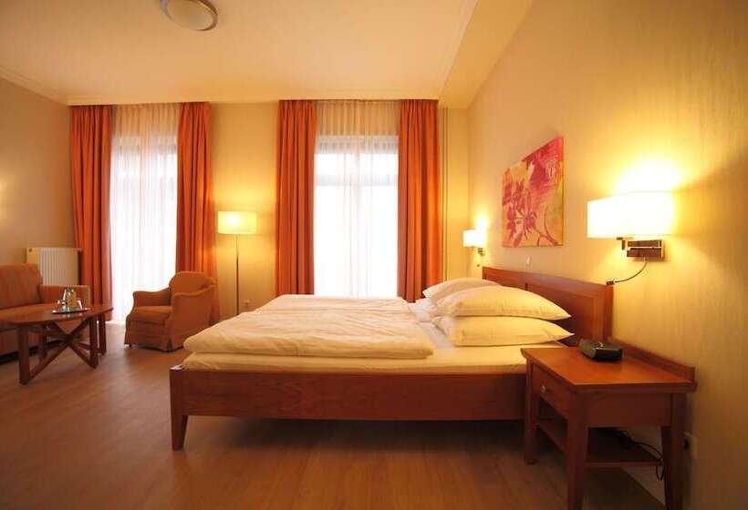 标准间, Alsterhof