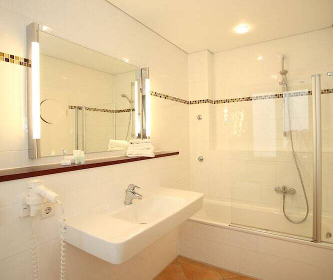 家庭间, Alsterhof