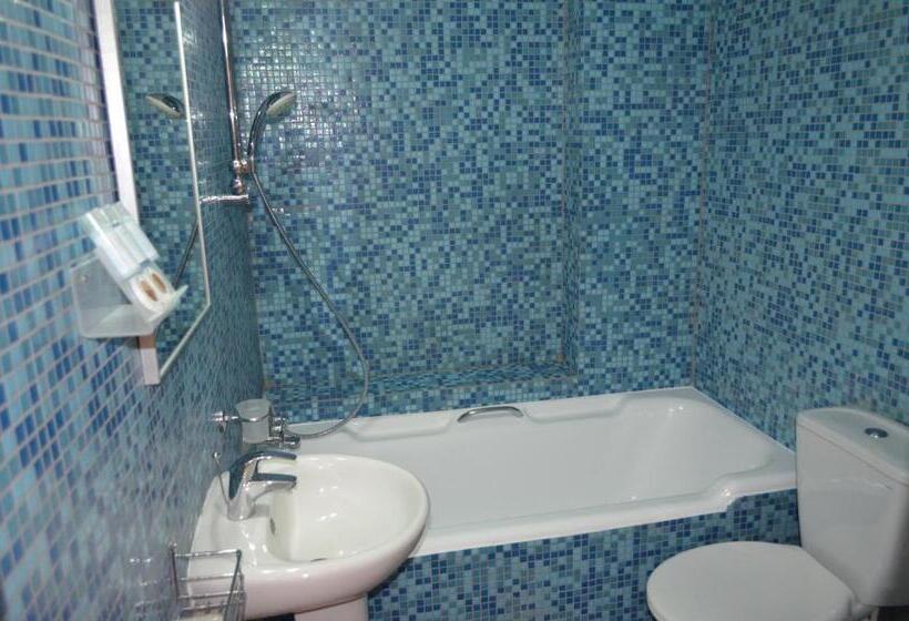 Standard Enkeltværelse, Asty