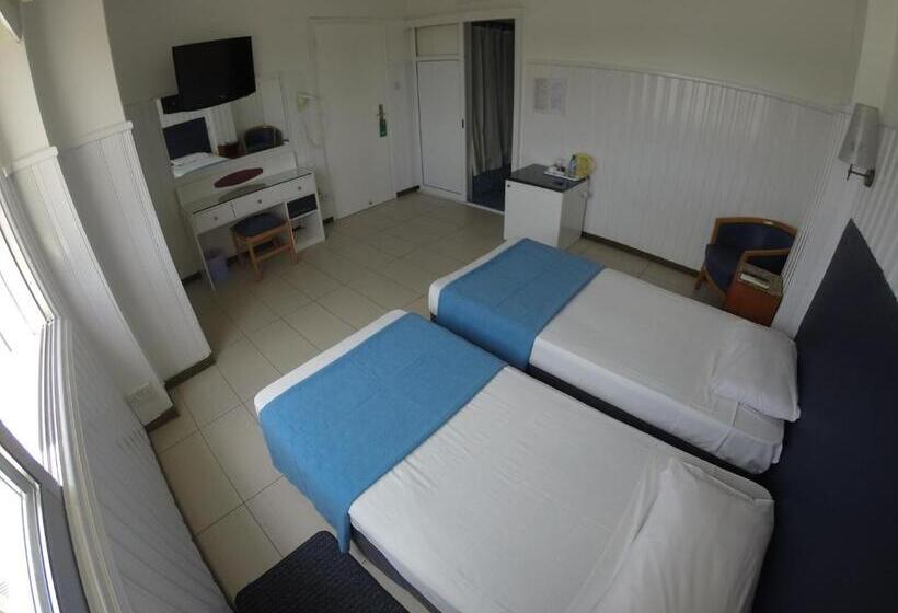 Standard Enkeltværelse, Asty