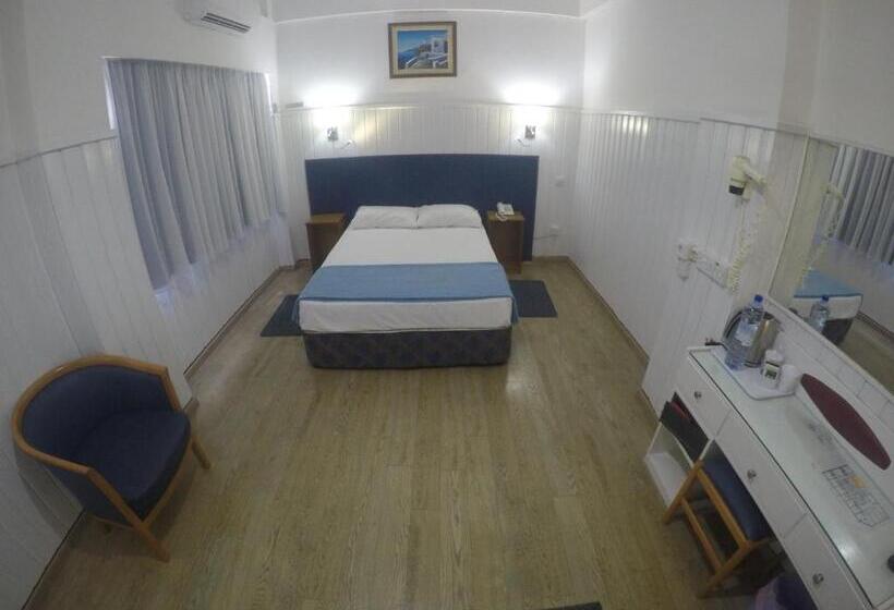 Standard Enkeltværelse, Asty