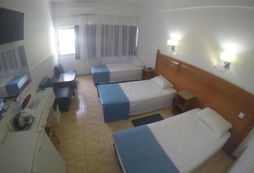 Standard 3 Pers. Værelse, Asty