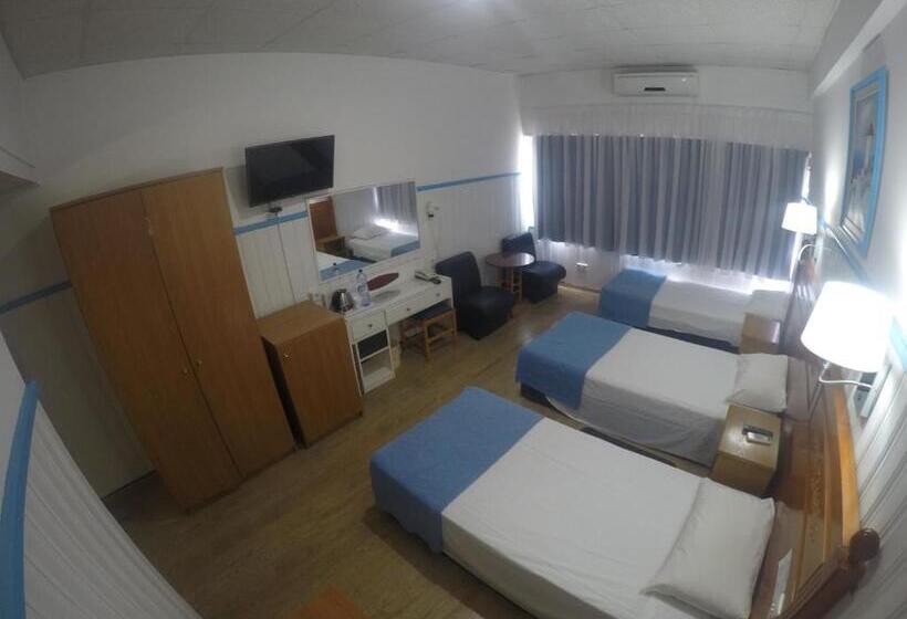 Standard 3 Pers. Værelse, Asty