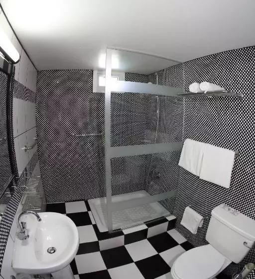 Executive-huone, Asty