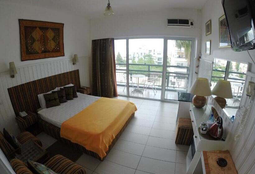 Executive Værelse, Asty