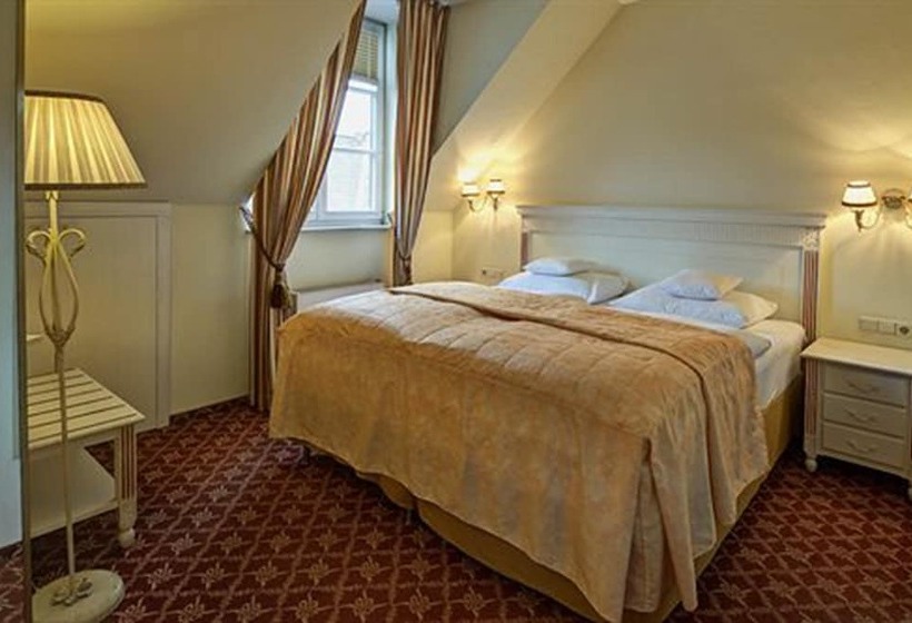 اتاق سوپریور, Augusta Am Kurfürstendamm