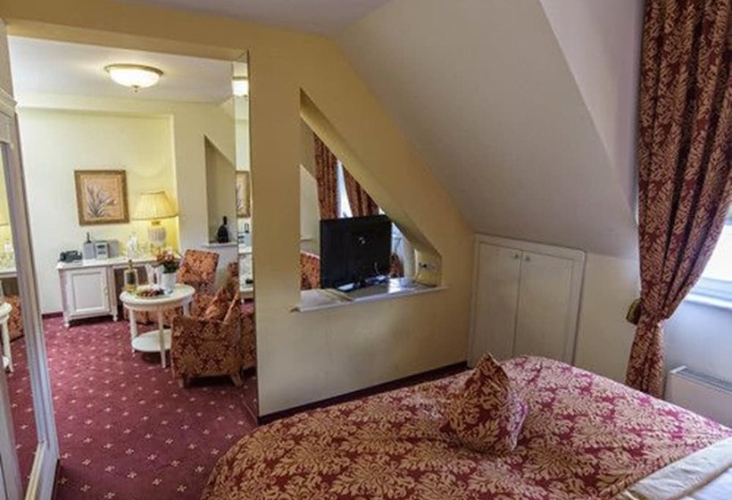 سوییت جونیور, Augusta Am Kurfürstendamm