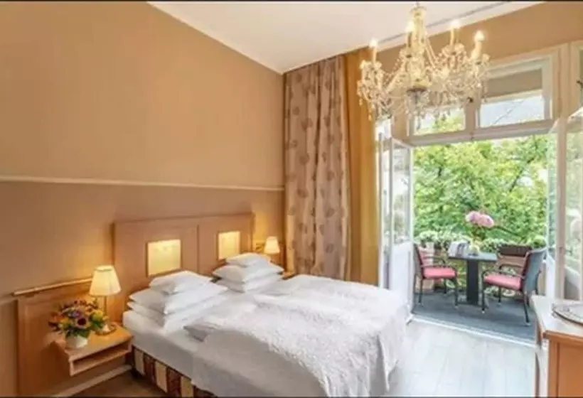 اتاق استاندارد با بالکن, Augusta Am Kurfürstendamm