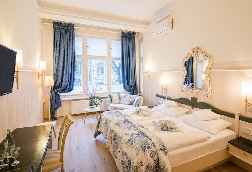 اتاق راحتی, Augusta Am Kurfürstendamm