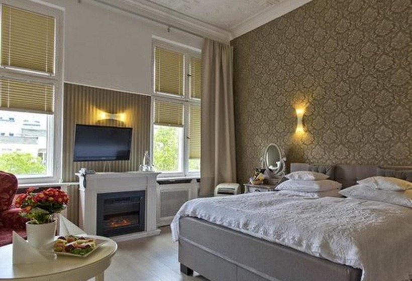 اتاق راحتی, Augusta Am Kurfürstendamm