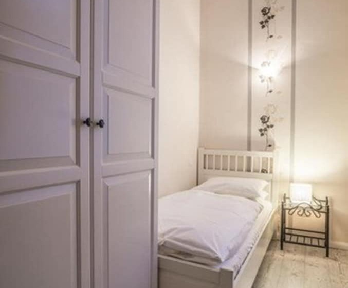 اتاق راحتی, Augusta Am Kurfürstendamm