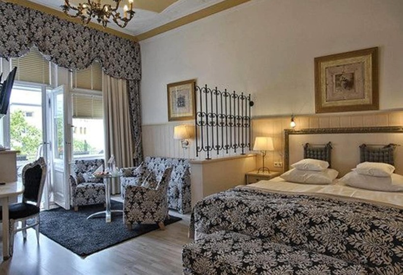 اتاق سوپریور با بالکن, Augusta Am Kurfürstendamm