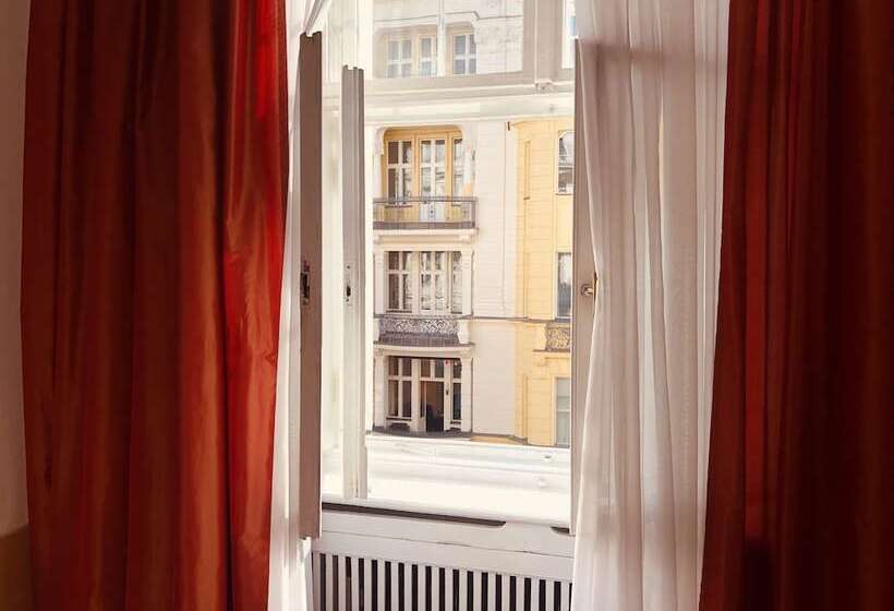 StandaardKamer, Castell Am Kurfurstendamm