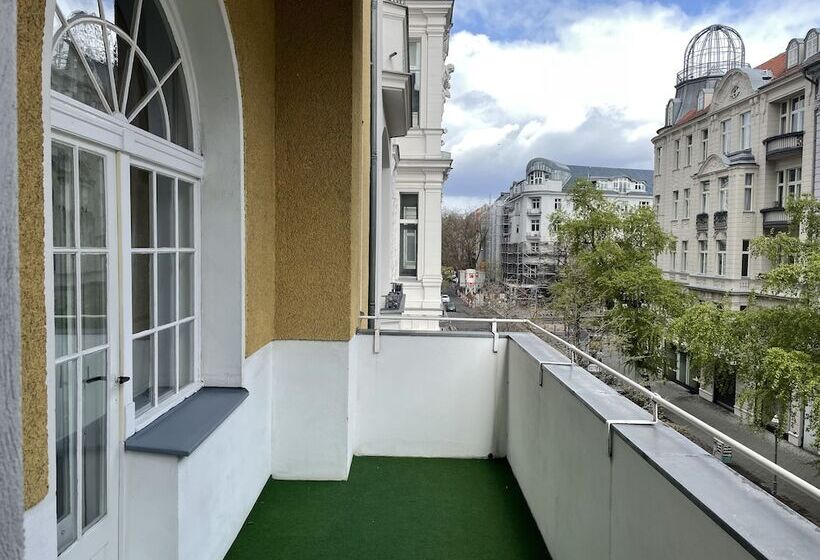 StandaardKamer, Castell Am Kurfurstendamm