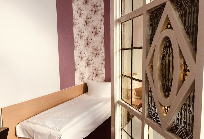 StandaardKamer, Castell Am Kurfurstendamm