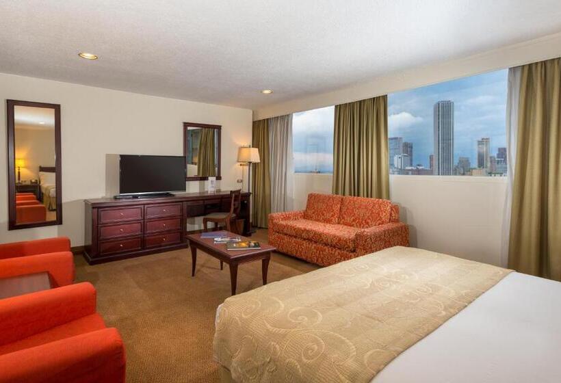 Номер Superior, Dann Av. 19