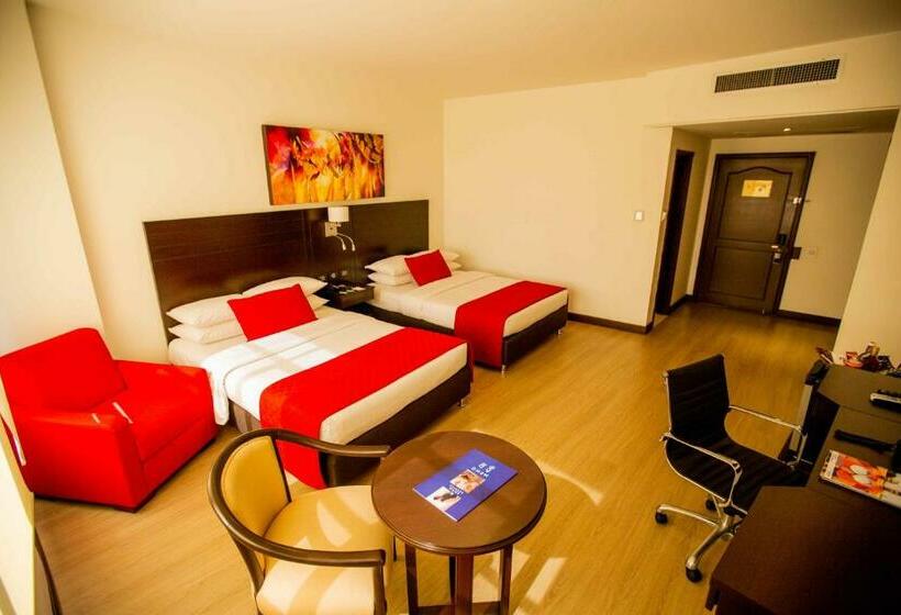 デラックスルーム, Dann Carlton Cali