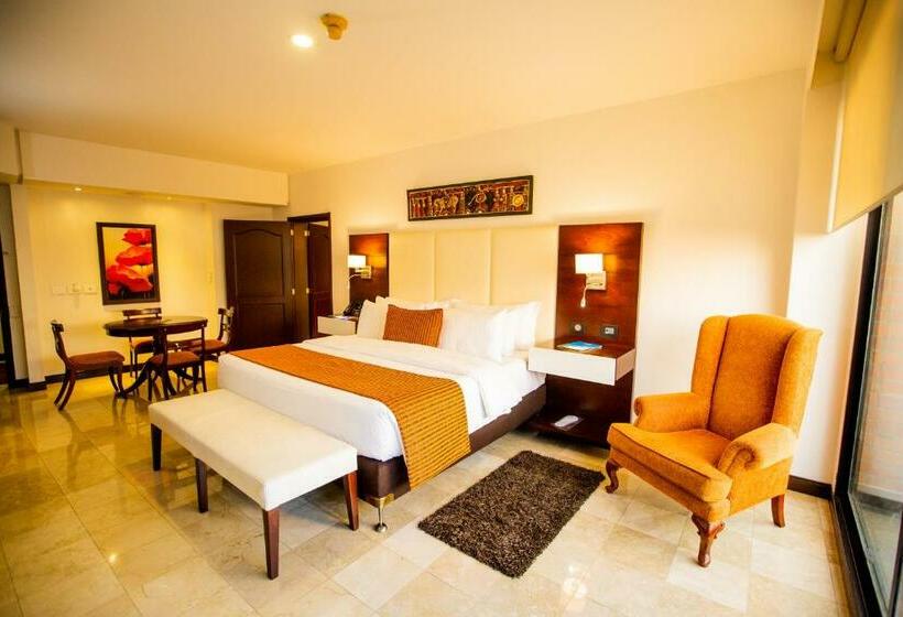 バルコニー付スイート, Dann Carlton Cali