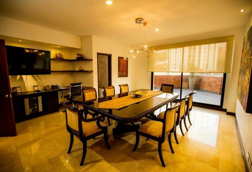 バルコニー付スイート, Dann Carlton Cali