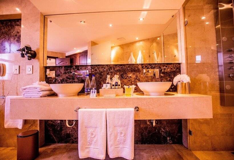 バルコニー付スイート, Dann Carlton Cali