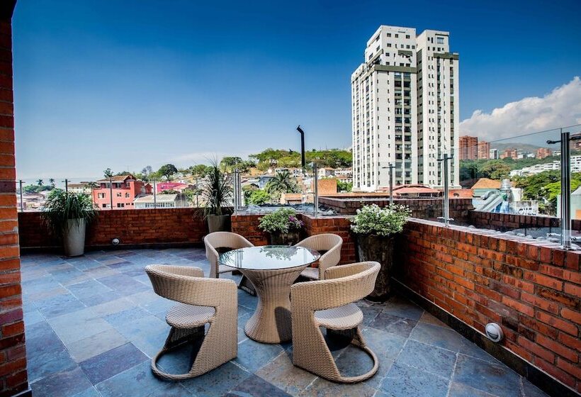 バルコニー付スイート, Dann Carlton Cali