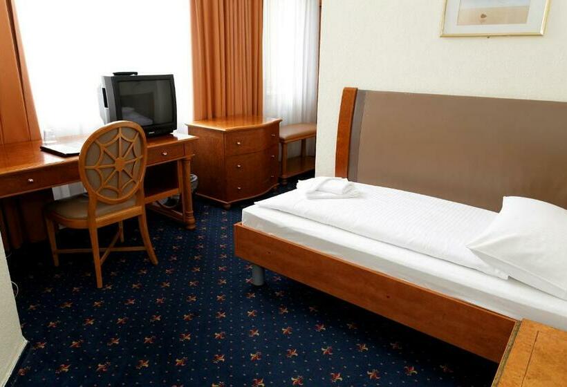 اتاق استاندارد یک نفره, Europa City