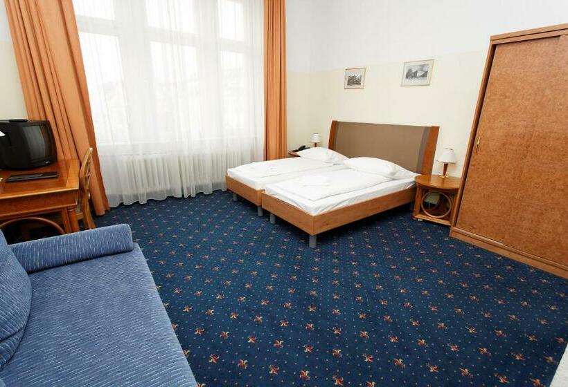 اتاق استاندارد سه نفره, Europa City