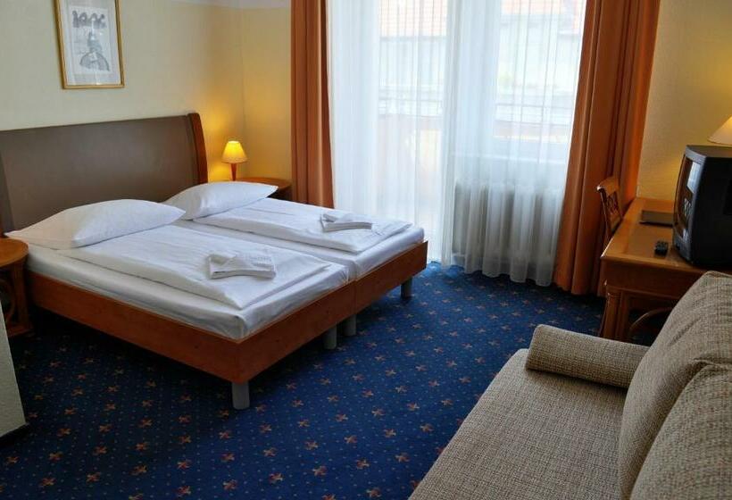 اتاق استاندارد سه نفره, Europa City