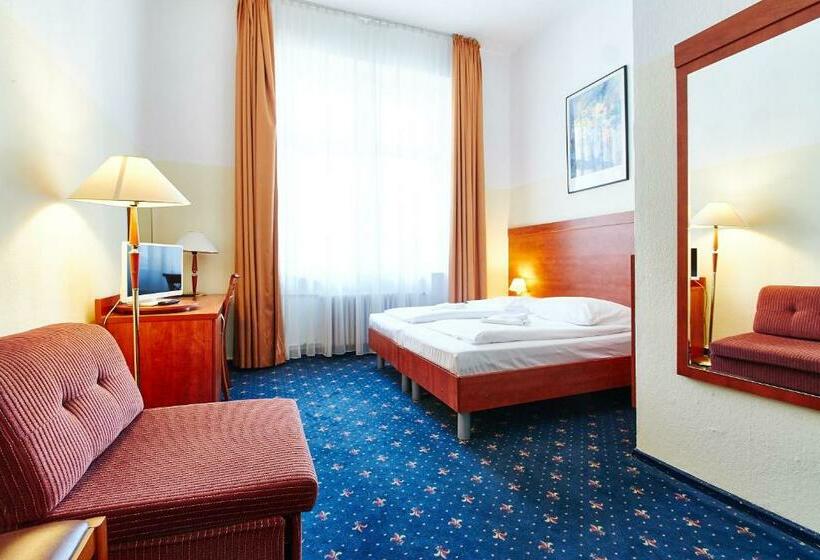 اتاق استاندارد سه نفره, Europa City