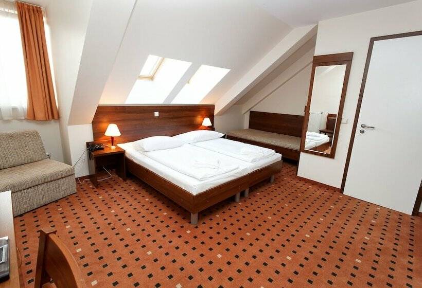 اتاق استاندارد سه نفره, Europa City