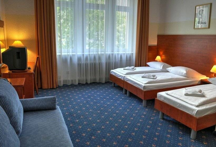 اتاق استاندارد سه نفره, Europa City