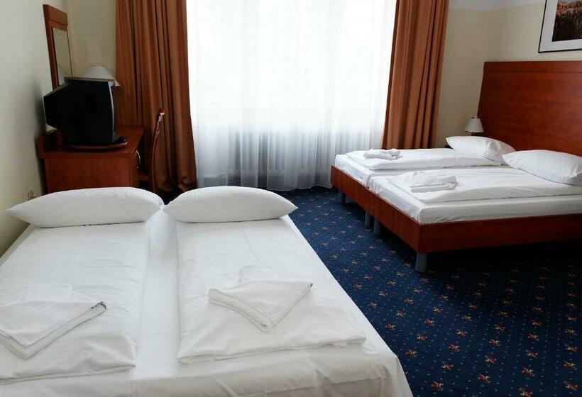 اتاق خانوادگی, Europa City