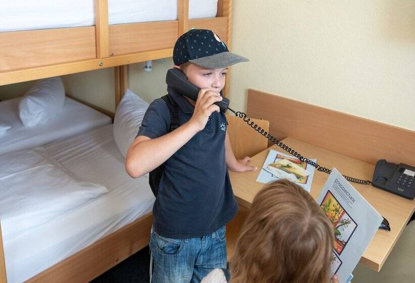 اتاق استاندارد چهار تخته, Familienhotel Citylight