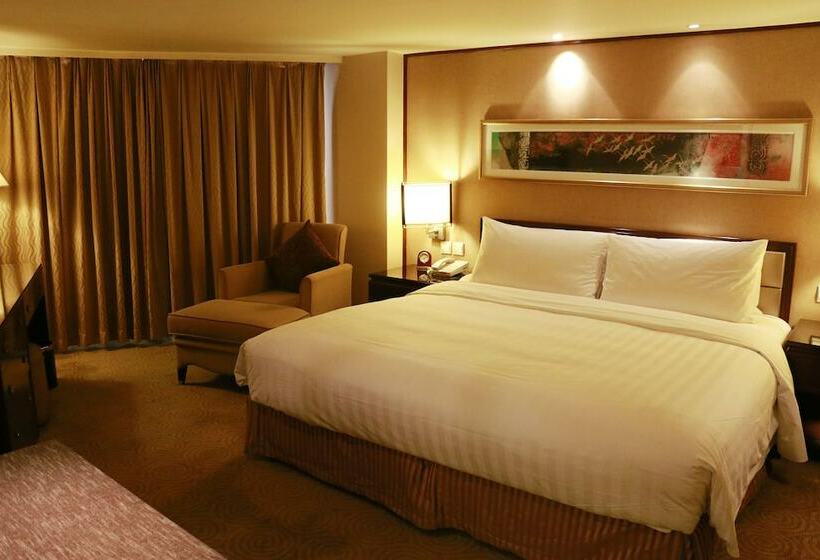 סוויטה אקזקיוטיב, Golden Flower