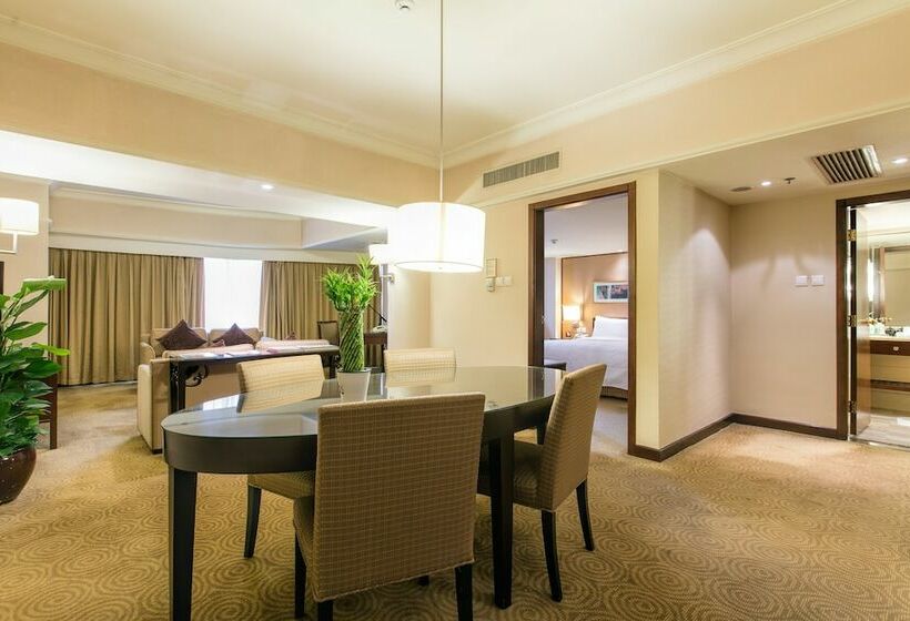 סוויטה אקזקיוטיב, Golden Flower