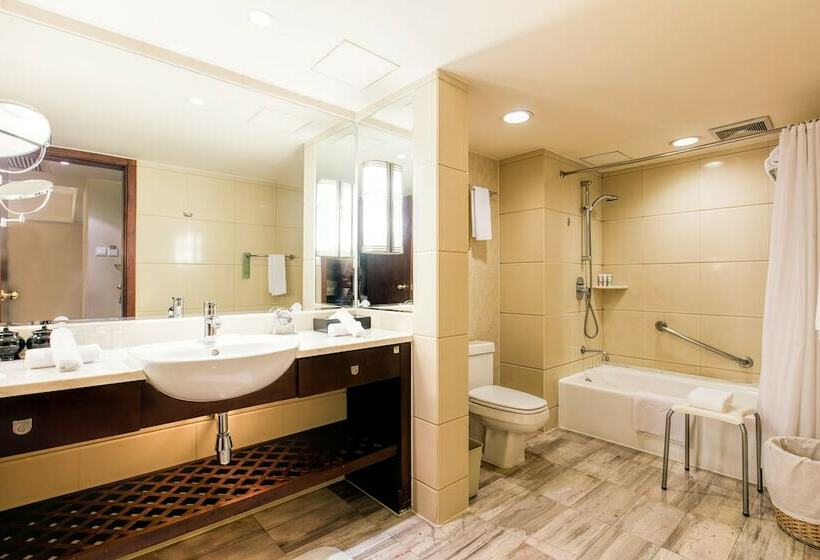 סוויטה אקזקיוטיב, Golden Flower