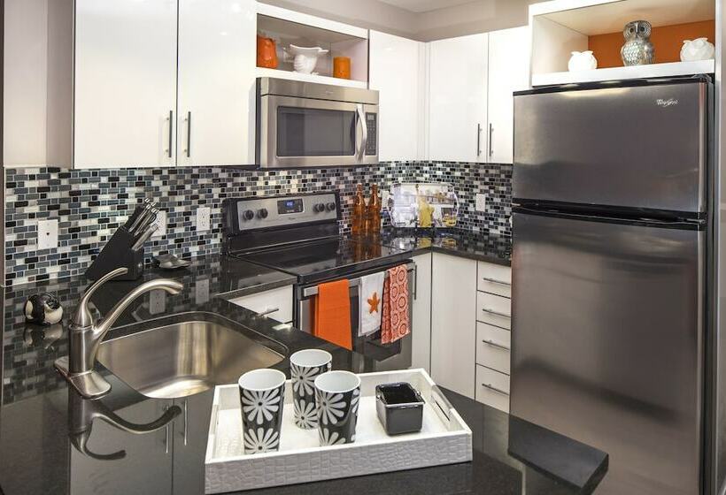 سوئیت 2 خوابه, Morritt S Tortuga Club