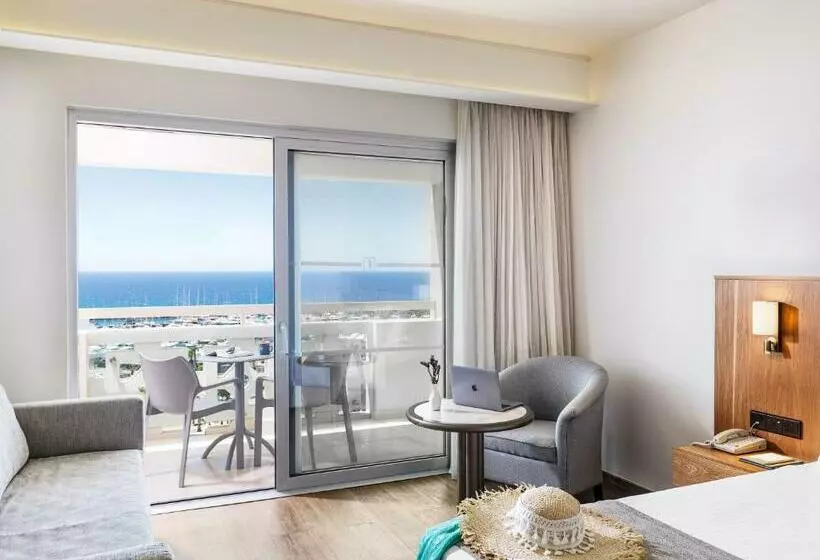 اتاق استاندارد با چشم‌انداز, St Raphael Resort