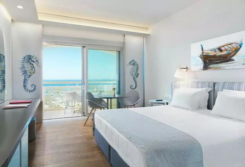 اتاق استاندارد با چشم‌انداز, St Raphael Resort