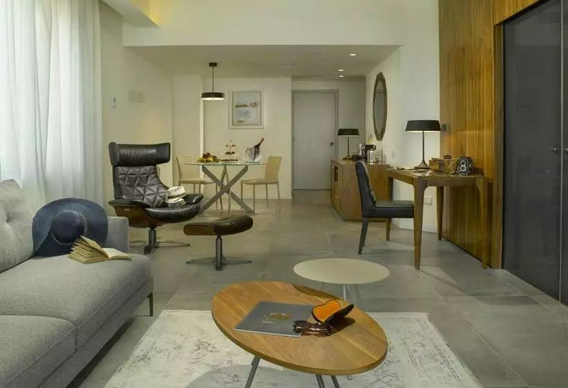 سوییت, St Raphael Resort