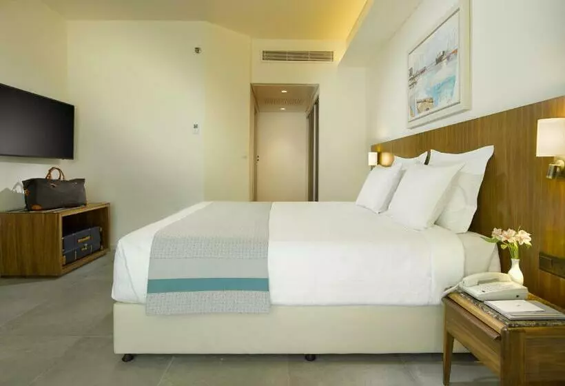 سوییت, St Raphael Resort