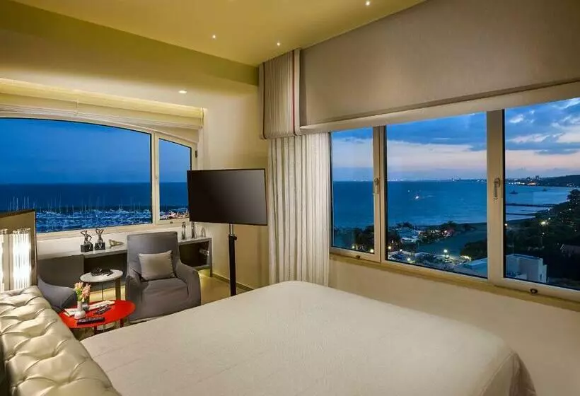سوئیت پرزیدنت, St Raphael Resort