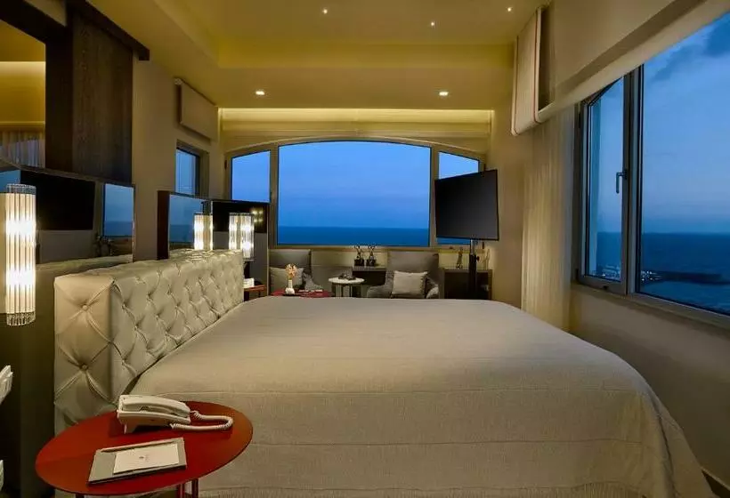 سوئیت پرزیدنت, St Raphael Resort